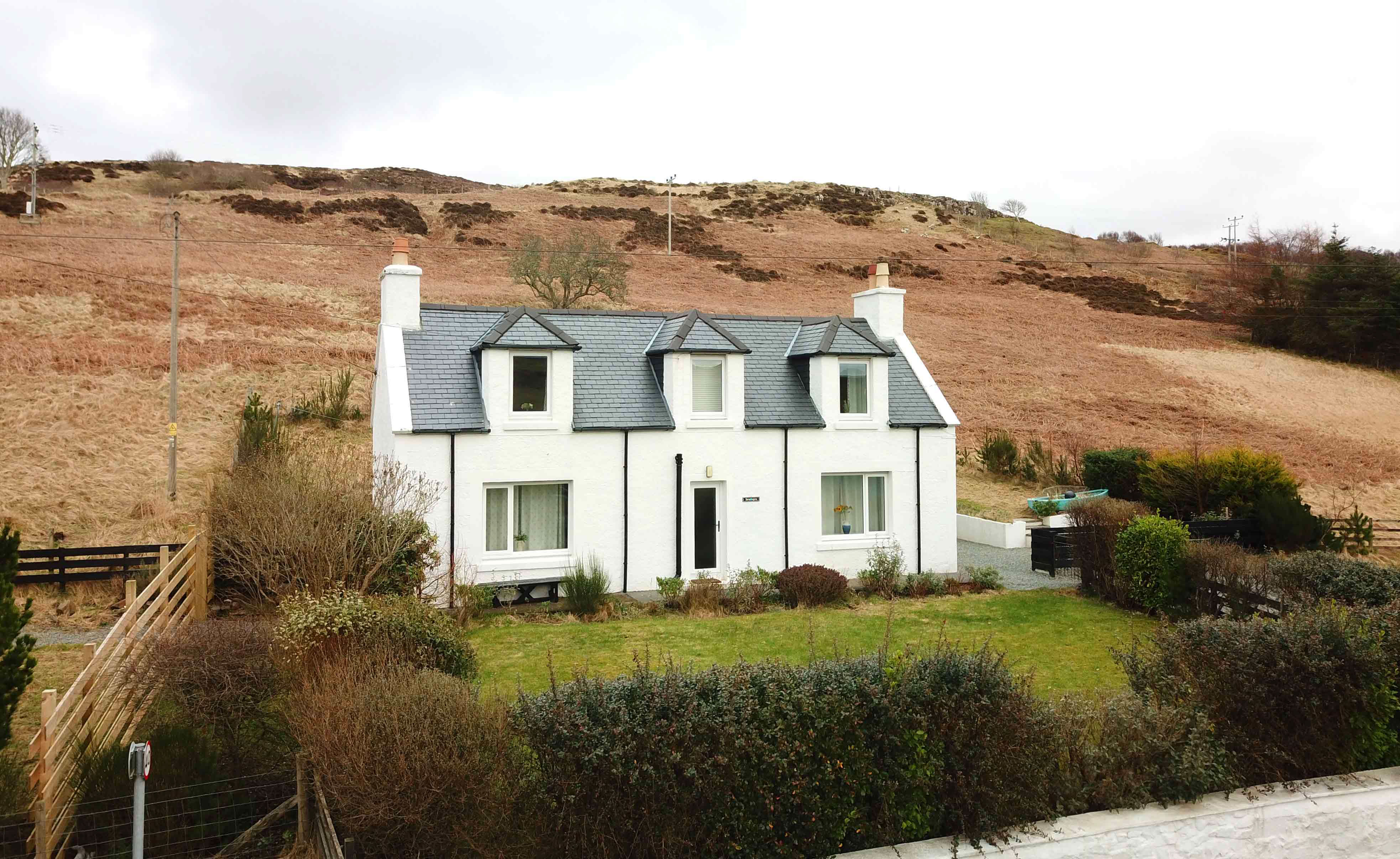Stratheyre Cottage is a self catering accommodation cottage on the Isle of Skye with private garden and sea views